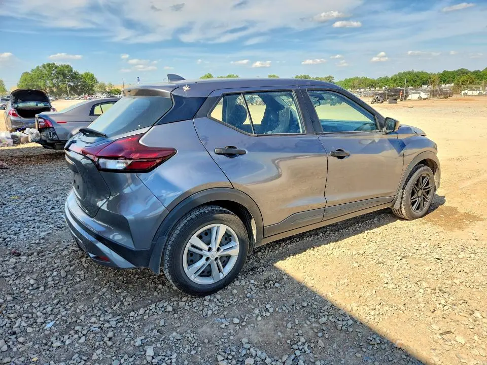 2023 NISSAN KICKS S  