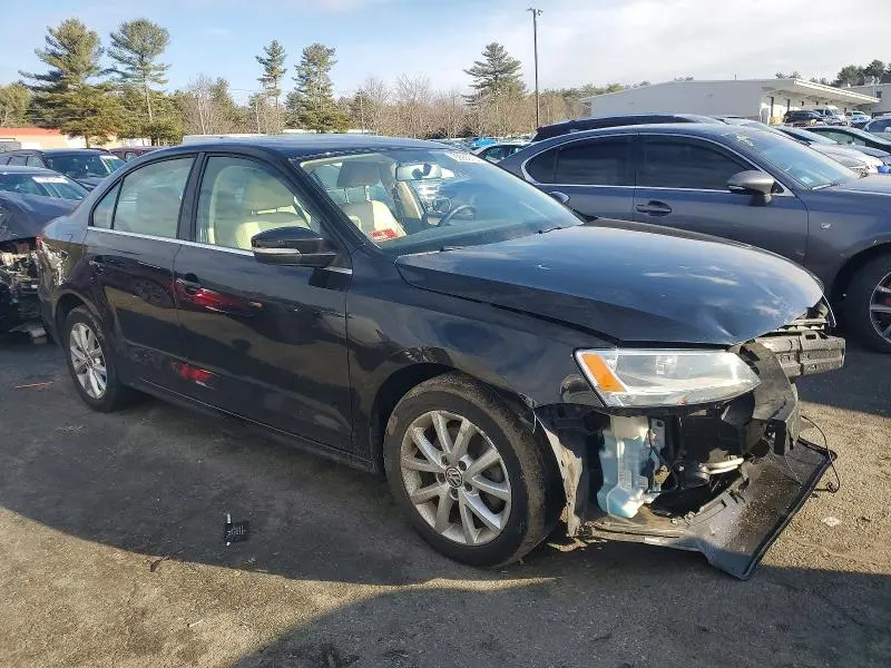 2013 VOLKSWAGEN JETTA SE  