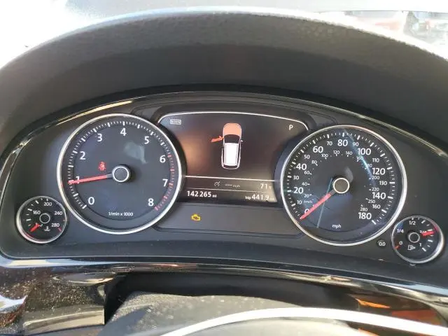 2011 VOLKSWAGEN TOUAREG V6  