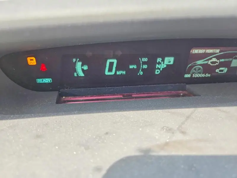 2010 TOYOTA PRIUS III  