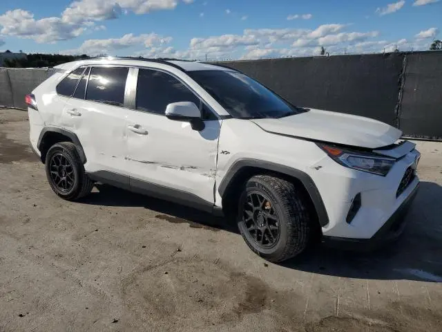 2020 TOYOTA RAV4 XLE  