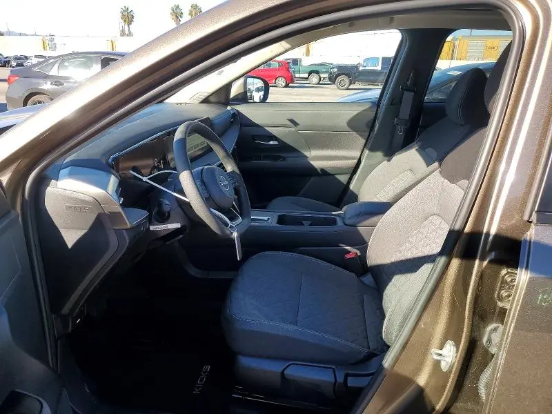 2025 NISSAN KICKS SV  