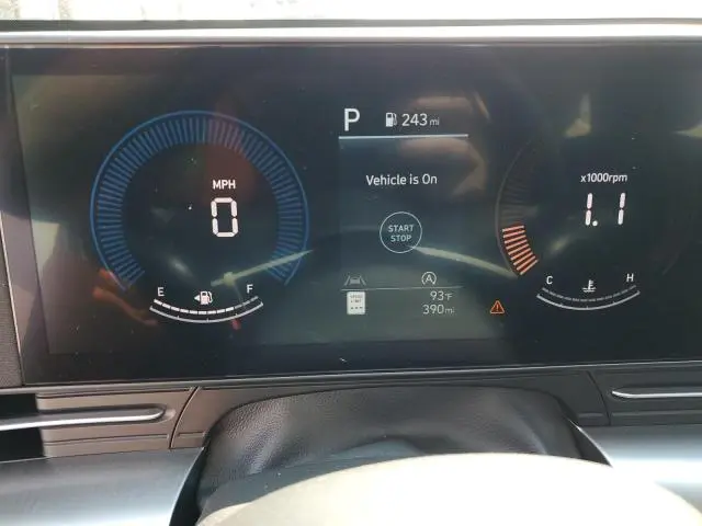 2025 HYUNDAI KONA SE  