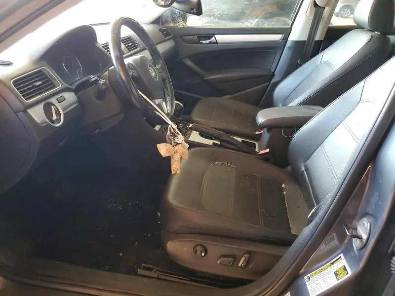 2013 VOLKSWAGEN PASSAT SE  