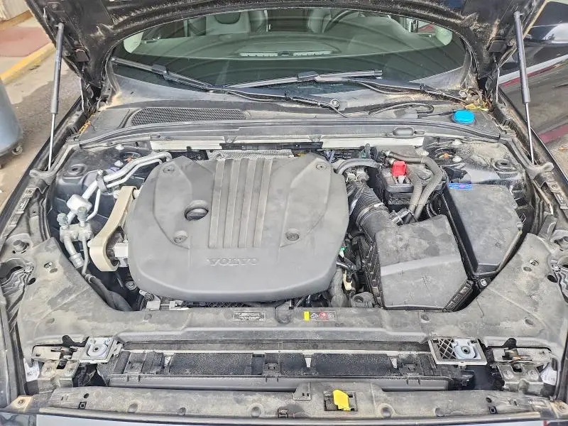 2022 VOLVO S60 B5 MOMENTUM  