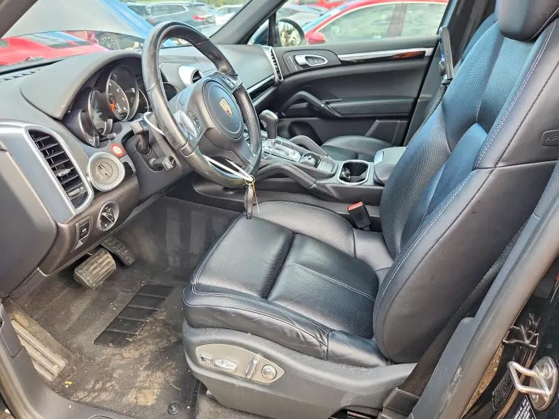 2014 PORSCHE CAYENNE   