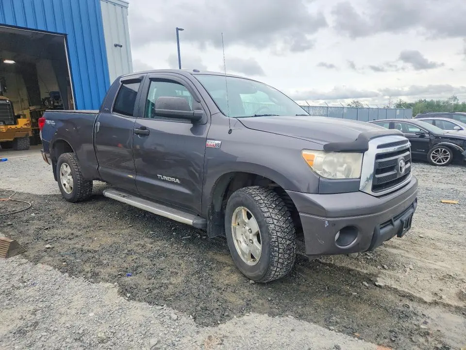 2011 TOYOTA TUNDRA DOUBLE CAB SR5  