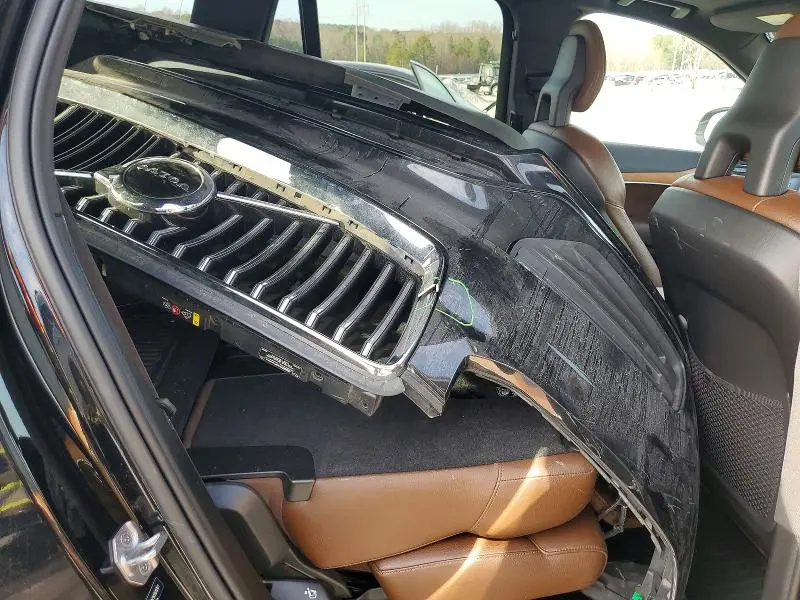 2022 VOLVO XC90 T6 MOMENTUM  