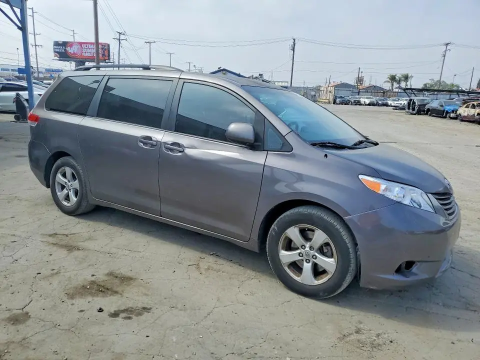 2011 TOYOTA SIENNA LE  