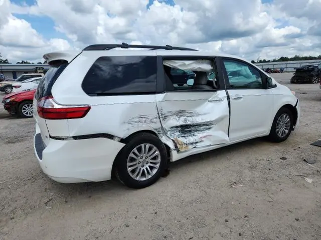 2015 TOYOTA SIENNA XLE  