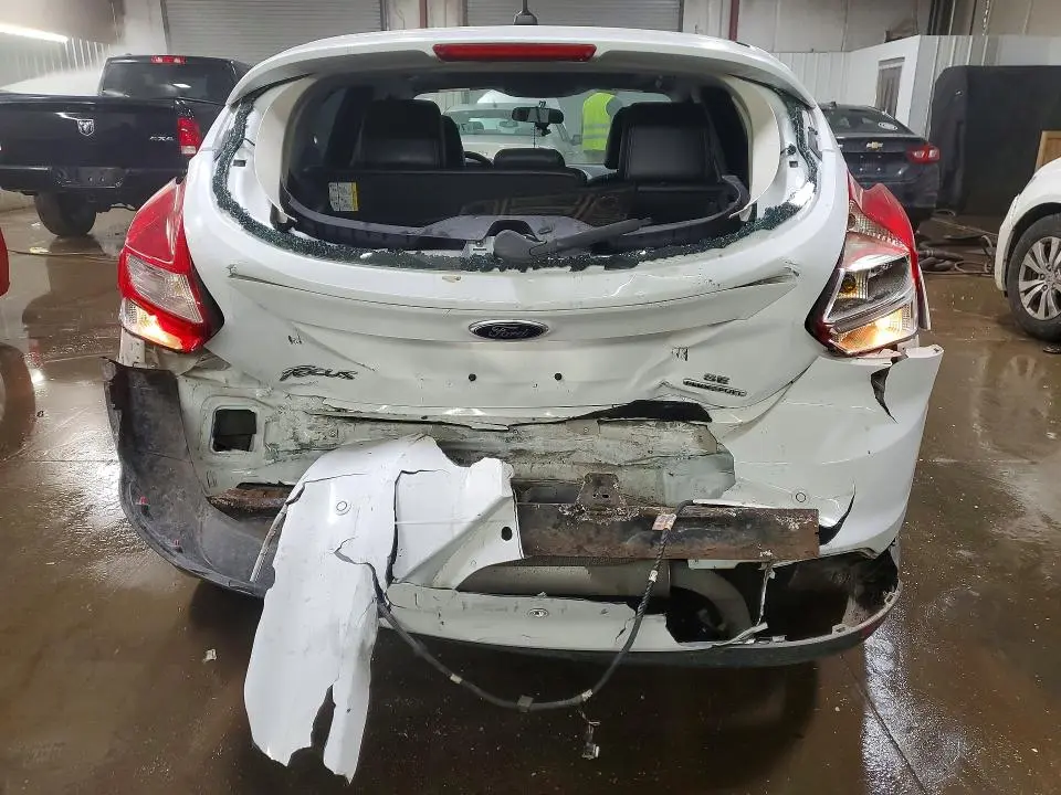2014 FORD FOCUS SE  