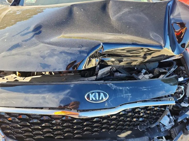 2017 KIA FORTE LX  