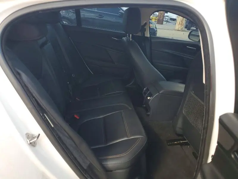 2017 JAGUAR XE PRESTIGE  