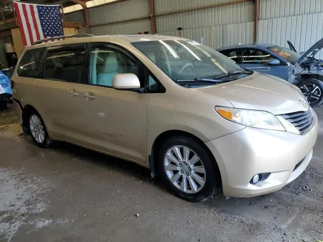 2011 TOYOTA SIENNA XLE  