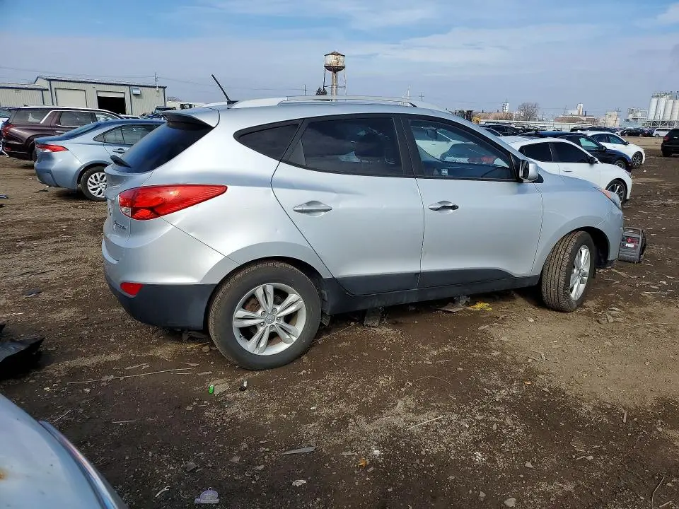 2011 HYUNDAI TUCSON GLS  