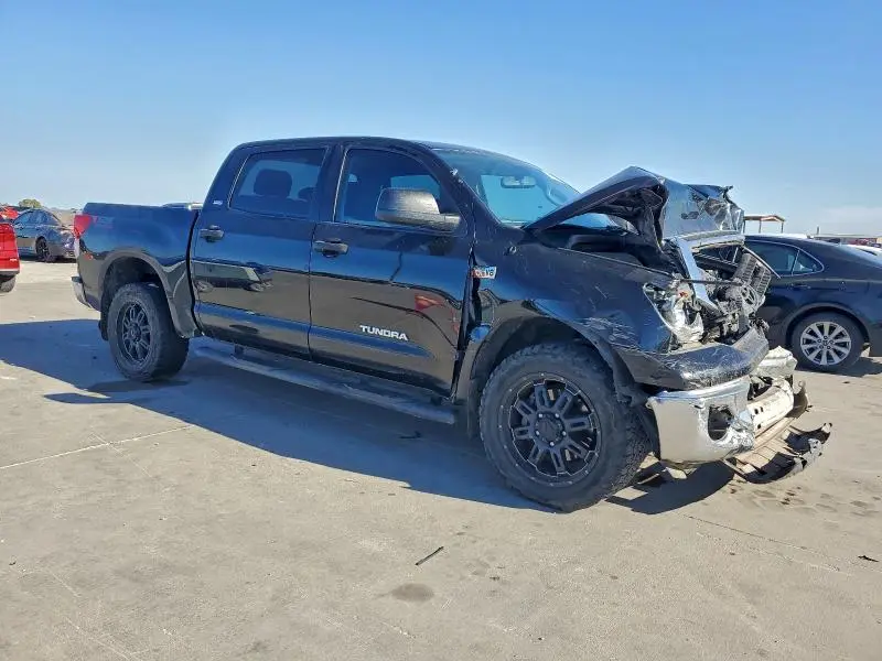 2013 TOYOTA TUNDRA CREWMAX SR5  