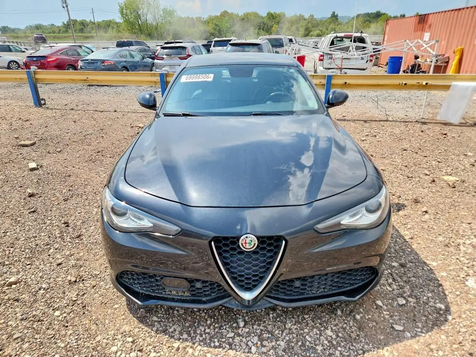 2017 ALFA ROMEO GIULIA   