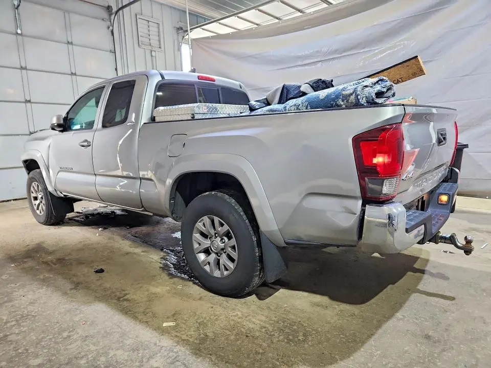 2019 TOYOTA TACOMA SR5  
