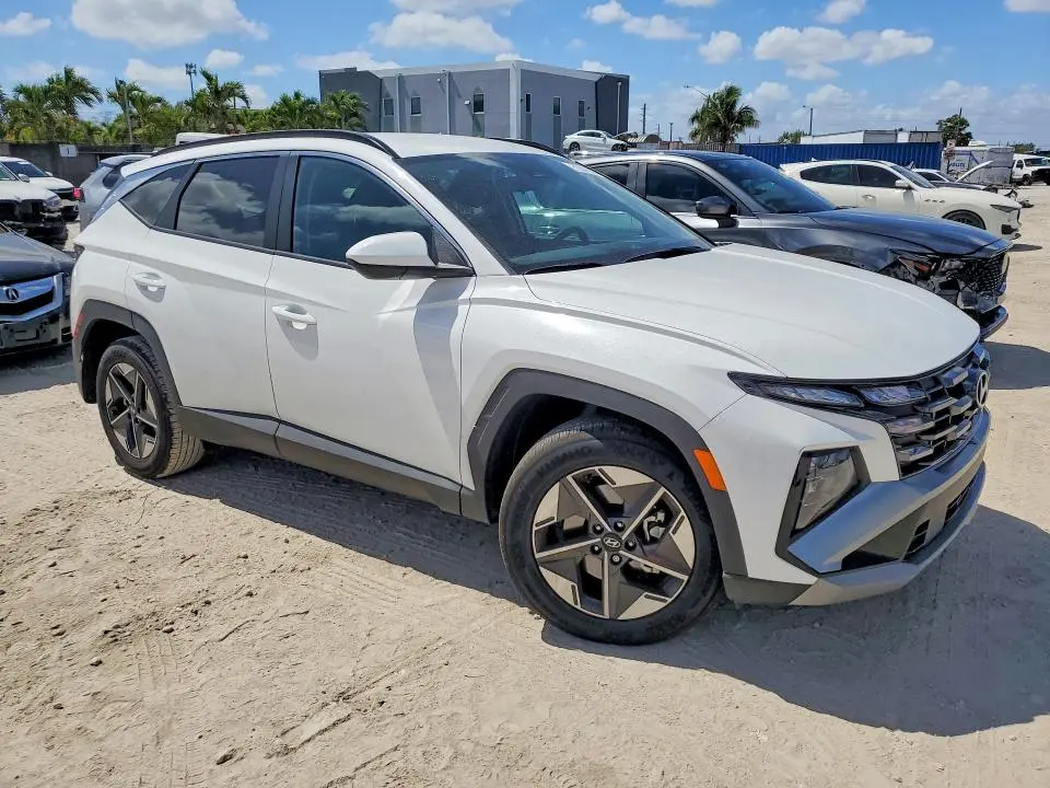 2025 HYUNDAI TUCSON SEL  
