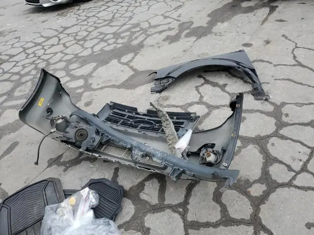 2010 FORD ESCAPE LIMITED  