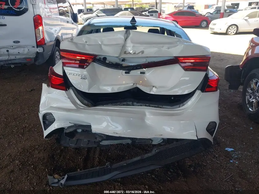 2023 KIA FORTE LX