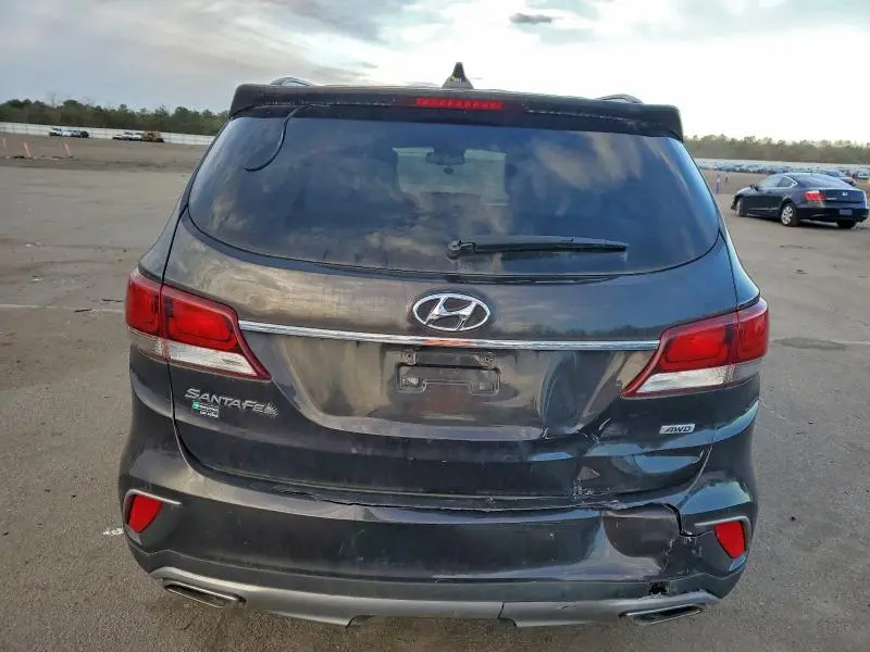2017 HYUNDAI SANTA FE SE  
