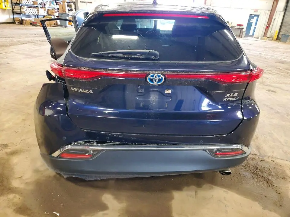 2021 TOYOTA VENZA XLE  