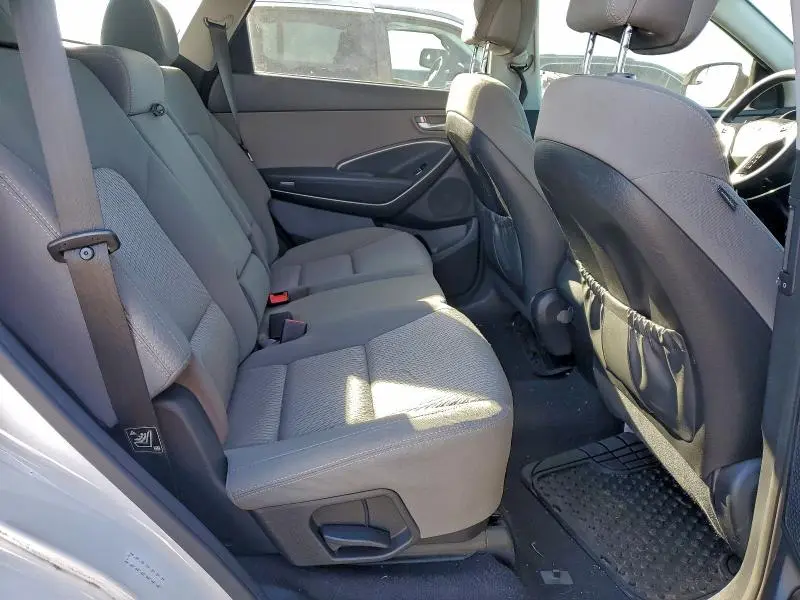 2017 HYUNDAI SANTA FE SE  