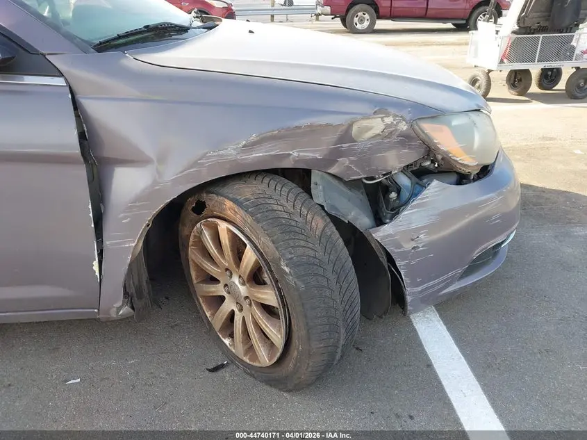 2013 CHRYSLER 200 TOURING