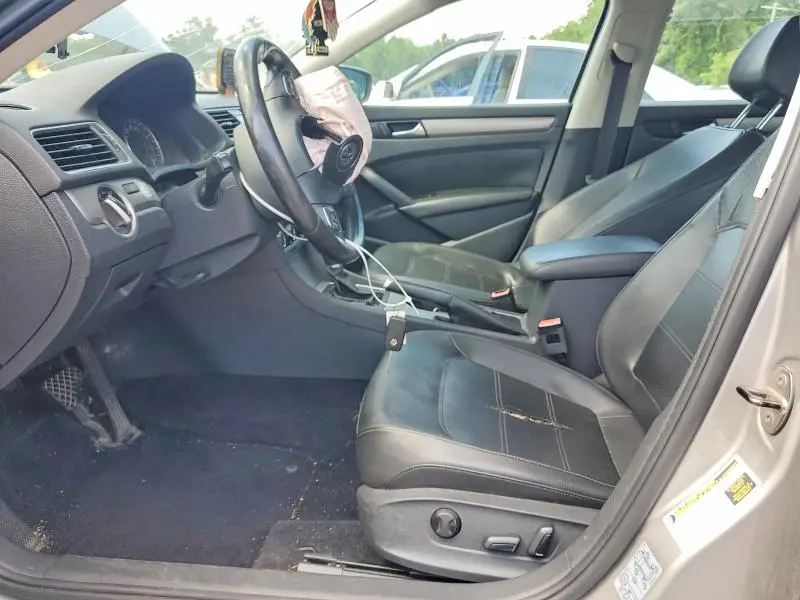 2014 VOLKSWAGEN PASSAT SE  