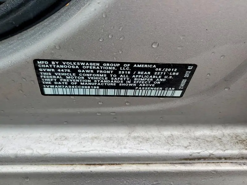 2012 VOLKSWAGEN PASSAT S  