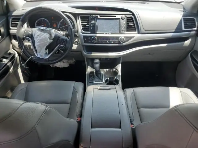 2018 TOYOTA HIGHLANDER SE  