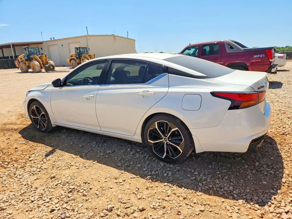 2025 NISSAN ALTIMA SR  