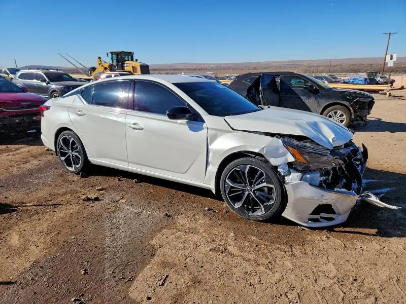 2023 NISSAN ALTIMA SR  