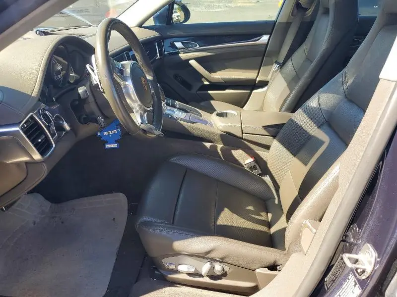 2016 PORSCHE PANAMERA 2  