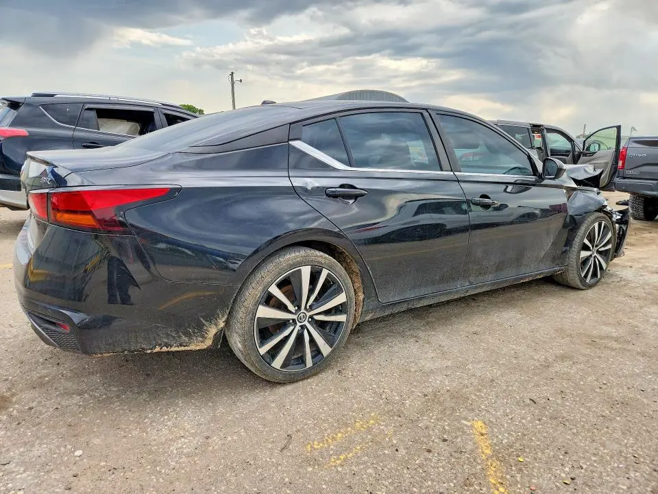 2020 NISSAN ALTIMA SR  