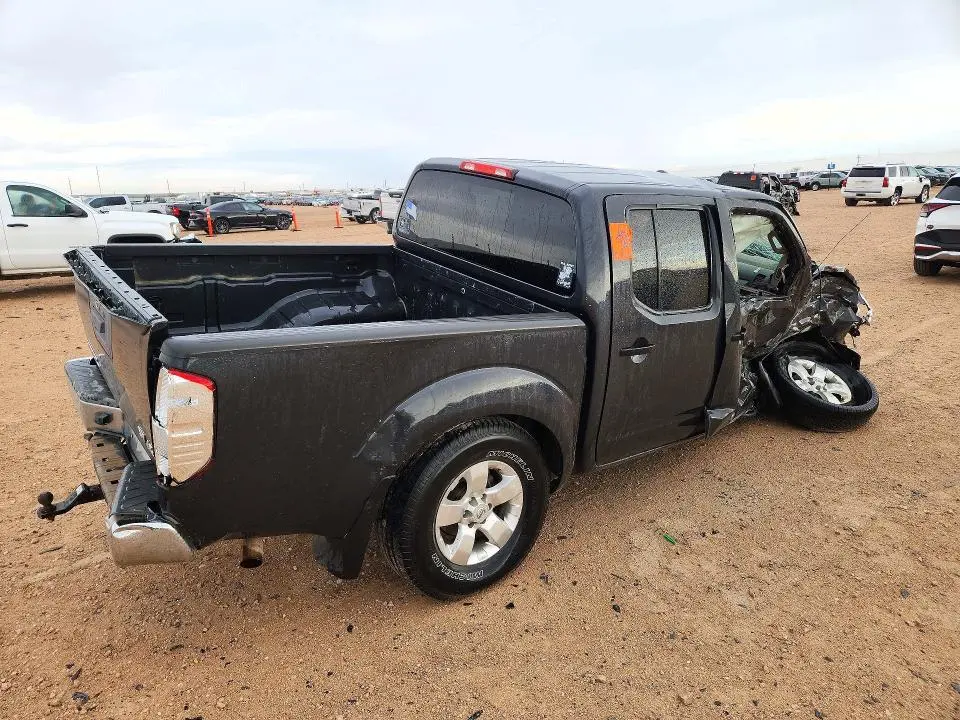 2013 NISSAN FRONTIER S  