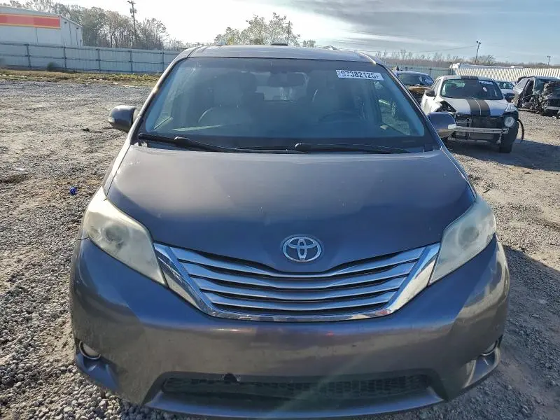 2014 TOYOTA SIENNA XLE  