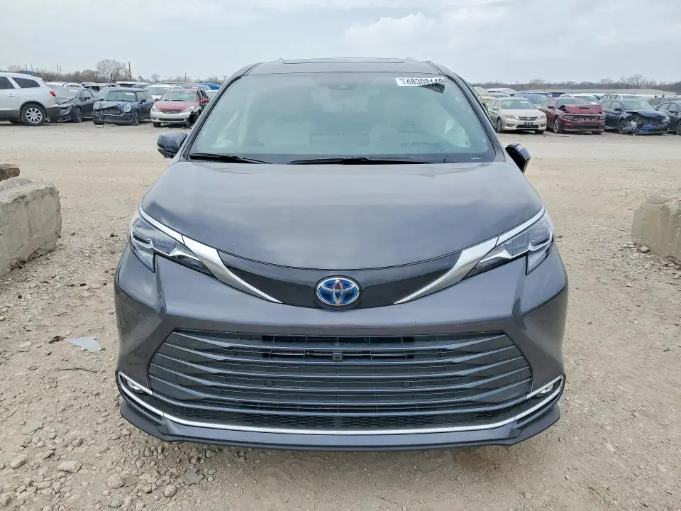2025 TOYOTA SIENNA PLATINUM 7-PASSENGER  