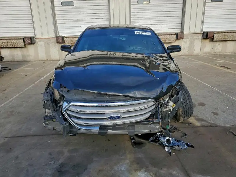 2015 FORD TAURUS SEL  