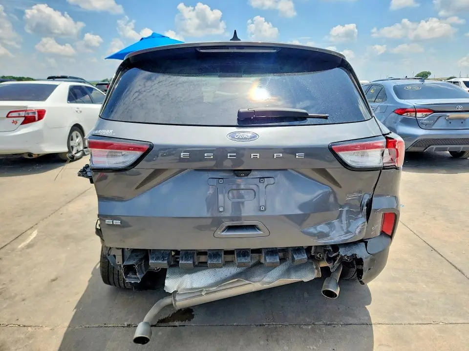 2022 FORD ESCAPE SE  