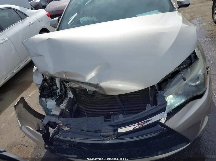 2016 TOYOTA CAMRY SE