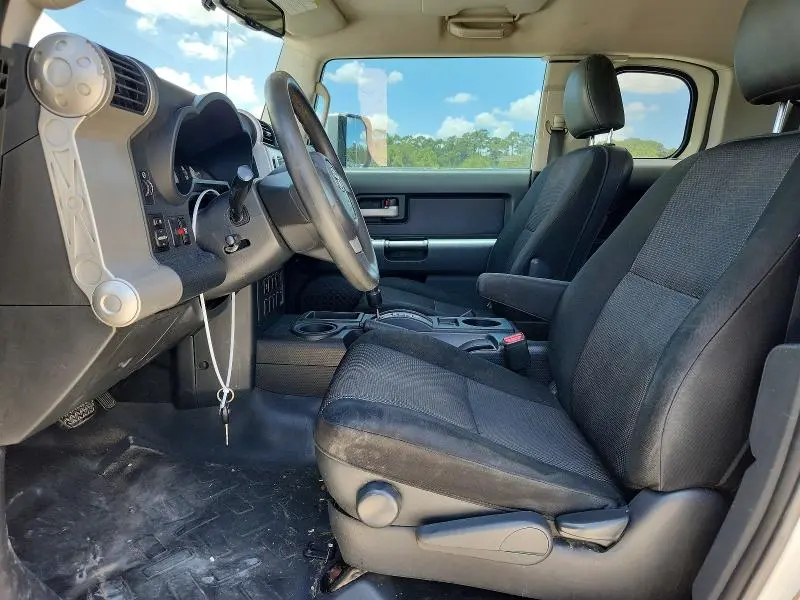 2010 TOYOTA FJ CRUISER BASE  