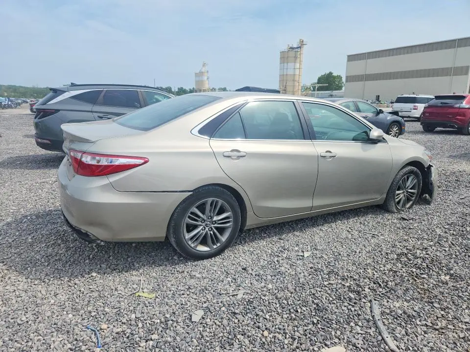 2015 TOYOTA CAMRY SE  