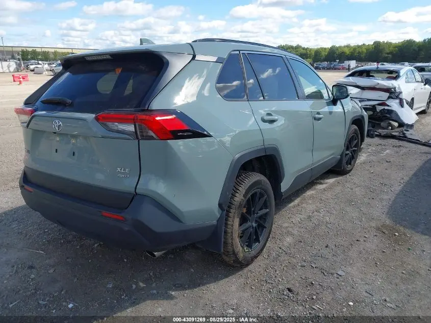 2022 TOYOTA RAV4 XLE