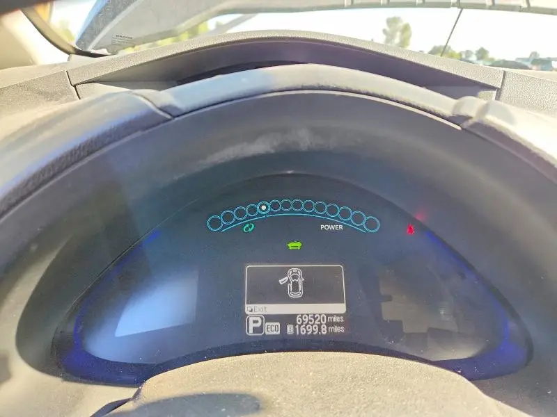 2015 NISSAN LEAF S  