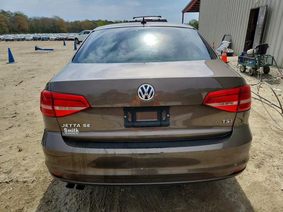 2015 VOLKSWAGEN JETTA SE  