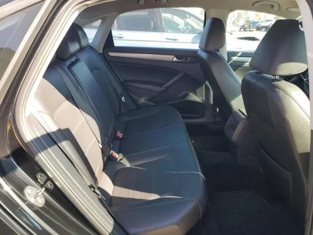 2015 VOLKSWAGEN PASSAT S  