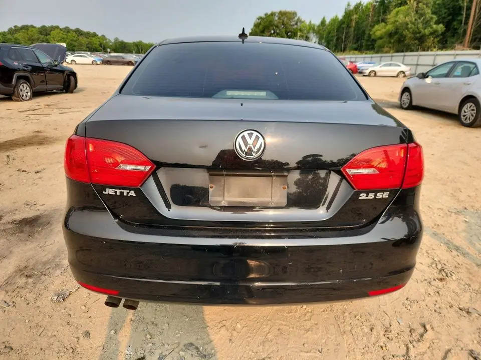2013 VOLKSWAGEN JETTA SE  