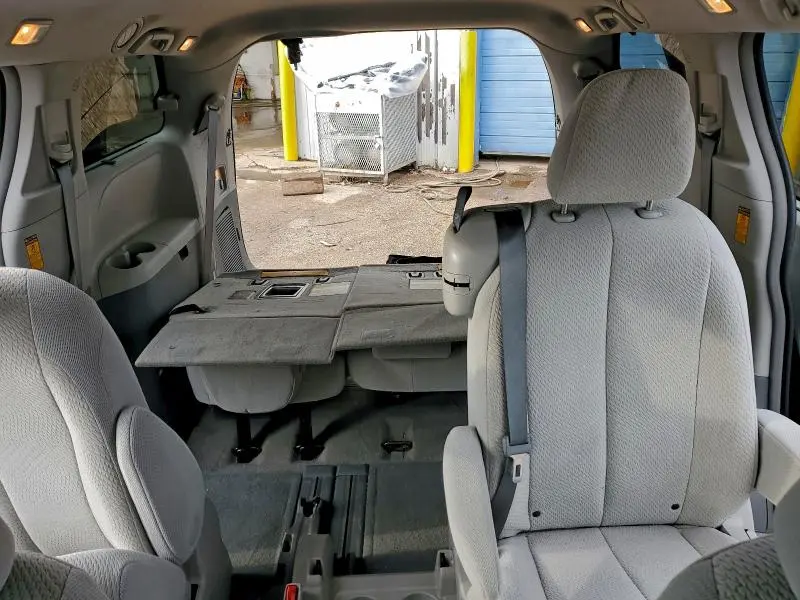 2014 TOYOTA SIENNA LE  